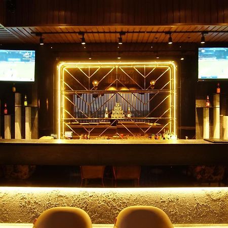 Hotel Red Orchid Kanpur Zewnętrze zdjęcie
