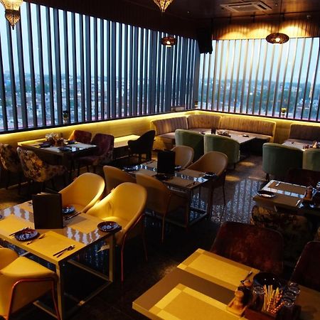 Hotel Red Orchid Kanpur Zewnętrze zdjęcie
