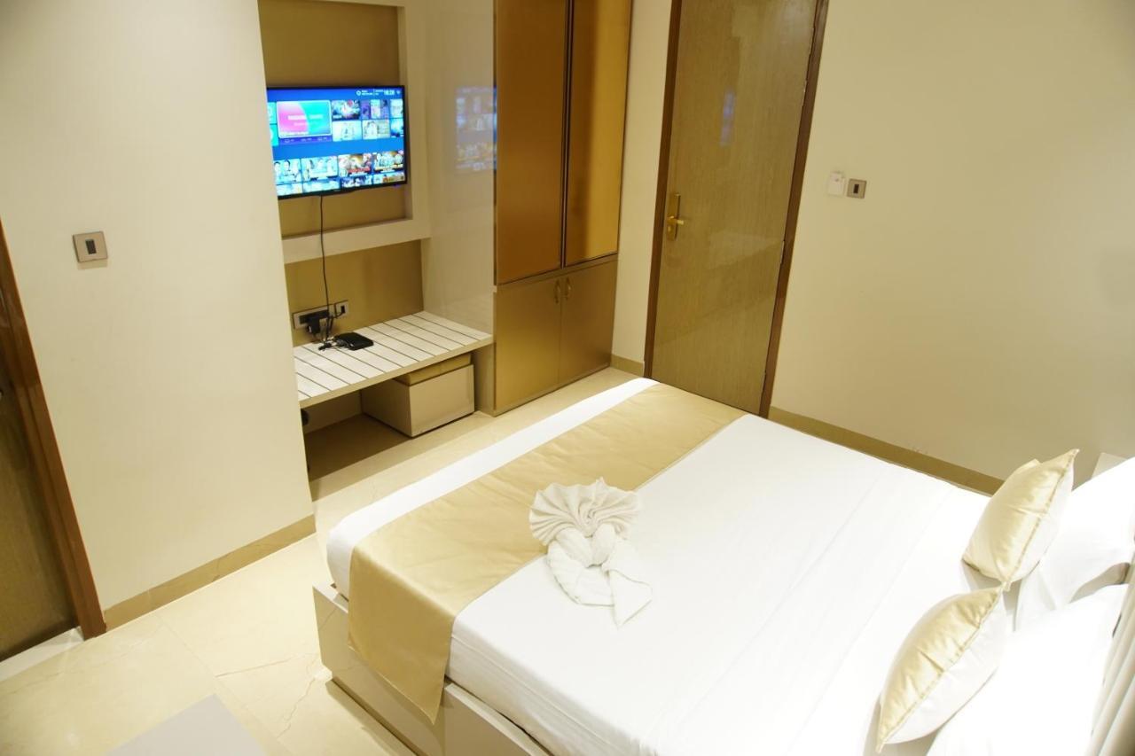 Hotel Red Orchid Kanpur Zewnętrze zdjęcie