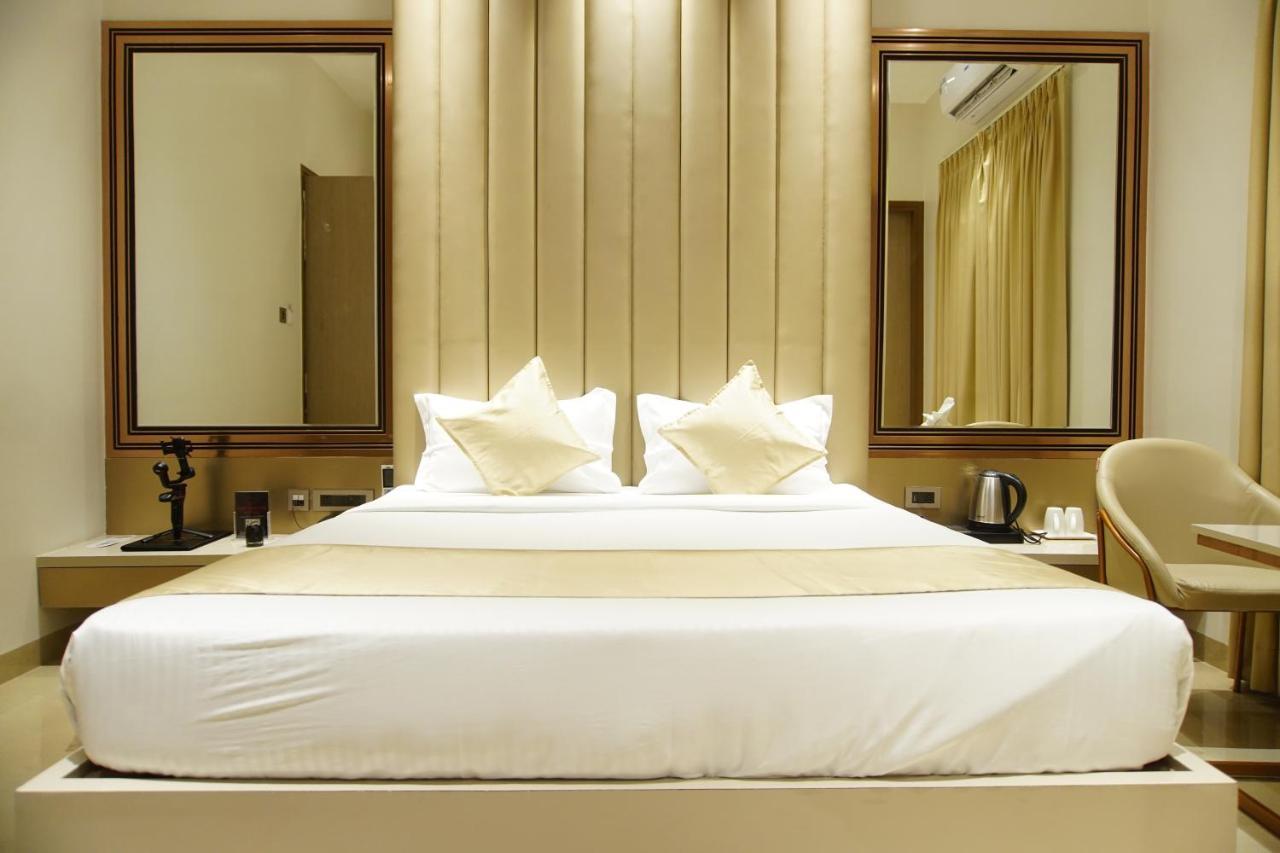 Hotel Red Orchid Kanpur Zewnętrze zdjęcie